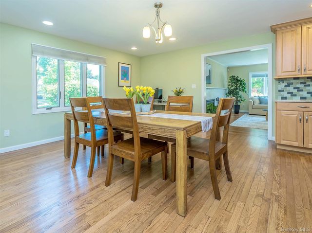22 Andover Road, Port Washington, NY 11050