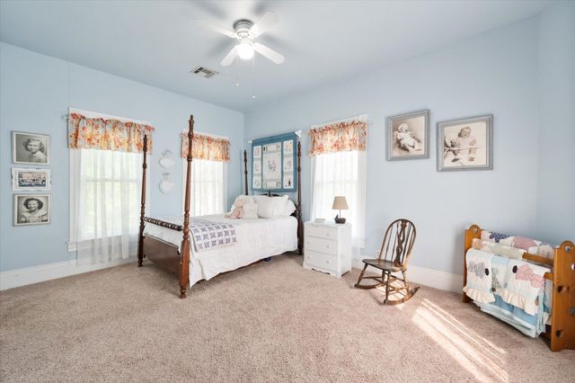 756 W 3rd Avenue, Corsicana, TX 75110