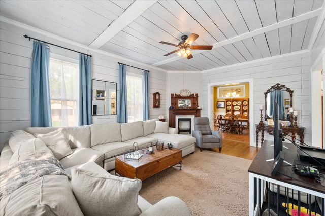 756 W 3rd Avenue, Corsicana, TX 75110