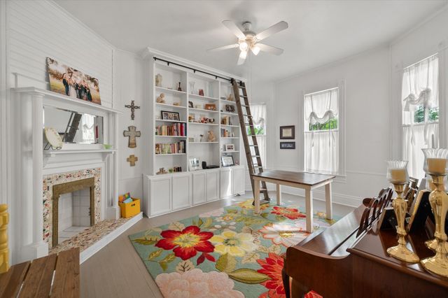 756 W 3rd Avenue, Corsicana, TX 75110