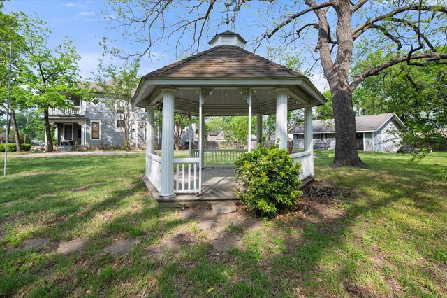 756 W 3rd Avenue, Corsicana, TX 75110