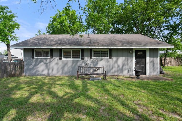 756 W 3rd Avenue, Corsicana, TX 75110