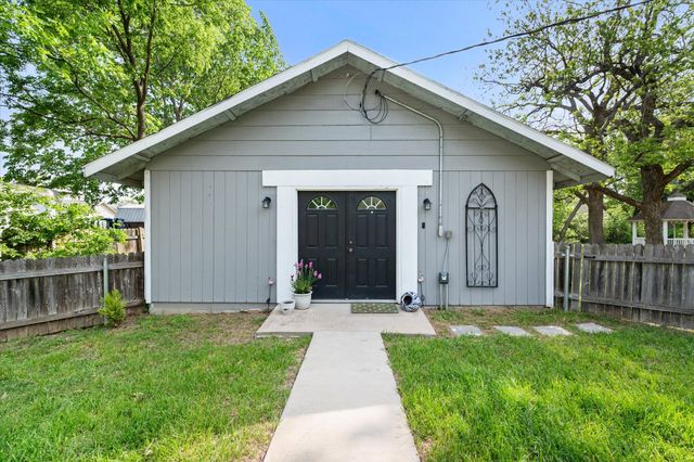 756 W 3rd Avenue, Corsicana, TX 75110