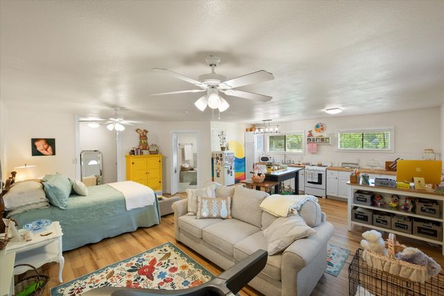 756 W 3rd Avenue, Corsicana, TX 75110