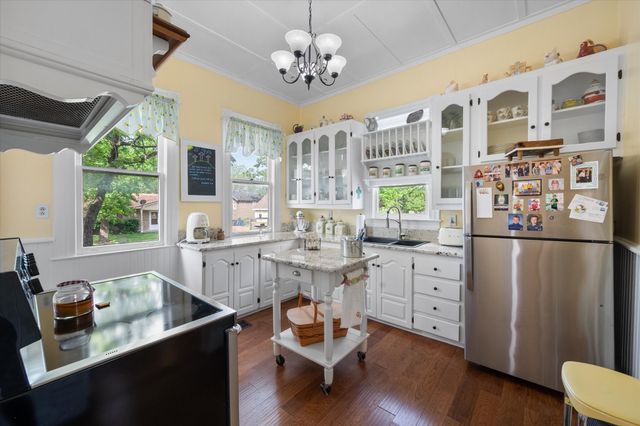 756 W 3rd Avenue, Corsicana, TX 75110