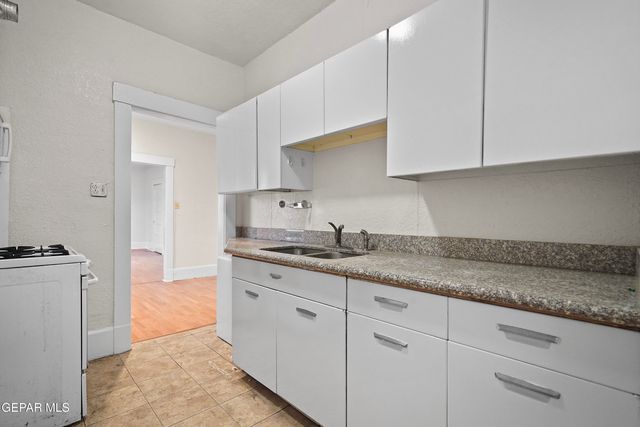 1307 N Ochoa Street 4, El Paso, TX 79902