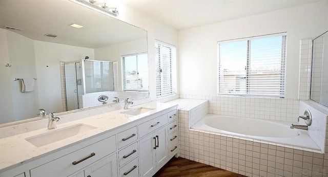 39780 Notting Hill Rd, Murrieta, CA 92563