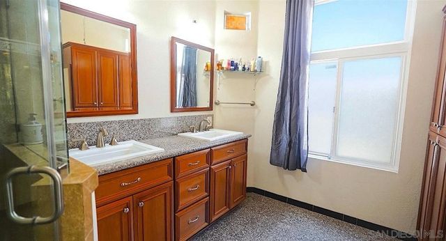 39780 Notting Hill Rd, Murrieta, CA 92563