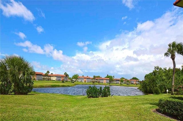 53 Woodland Drive 105, Vero Beach, FL 32962