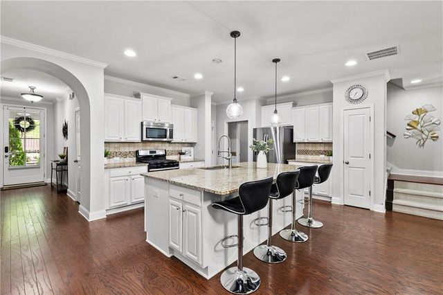 7306 Lowery Oak Drive, Roswell, GA 30075