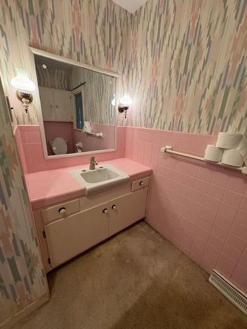 6525 Burnham Street, Merriam, KS 66202