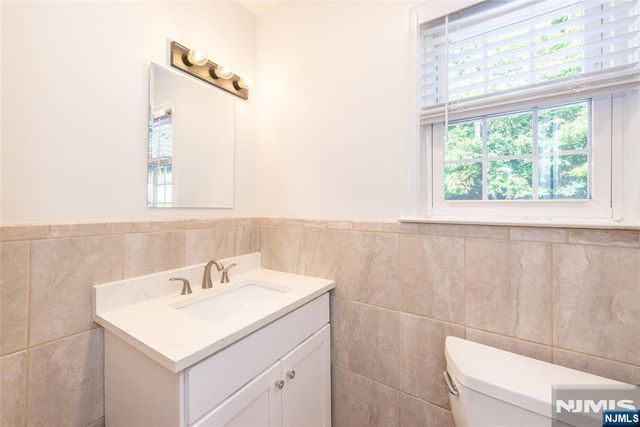 160 Bloomfield Avenue A, Verona, NJ 07044