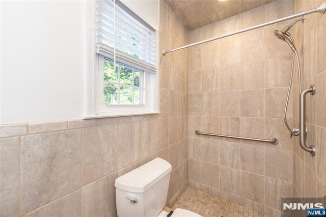 160 Bloomfield Avenue A, Verona, NJ 07044