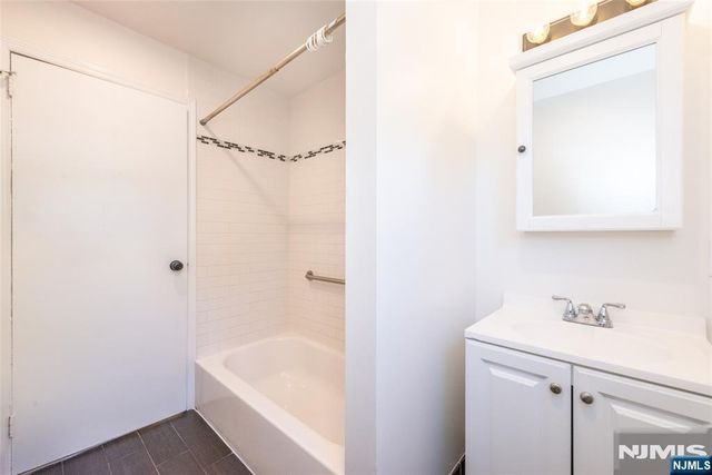 160 Bloomfield Avenue A, Verona, NJ 07044
