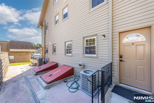 160 Bloomfield Avenue A, Verona, NJ 07044