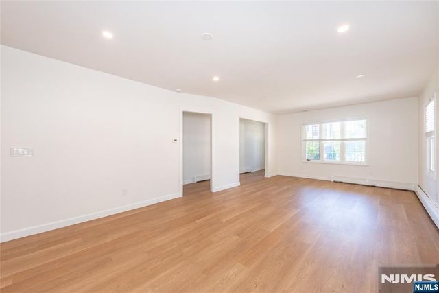 160 Bloomfield Avenue A, Verona, NJ 07044
