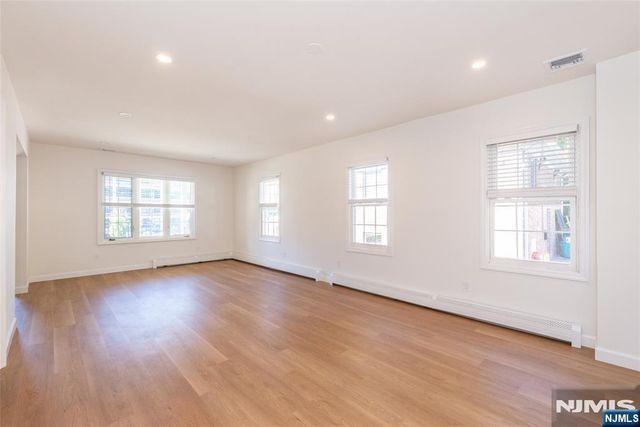 160 Bloomfield Avenue A, Verona, NJ 07044