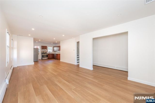 160 Bloomfield Avenue A, Verona, NJ 07044