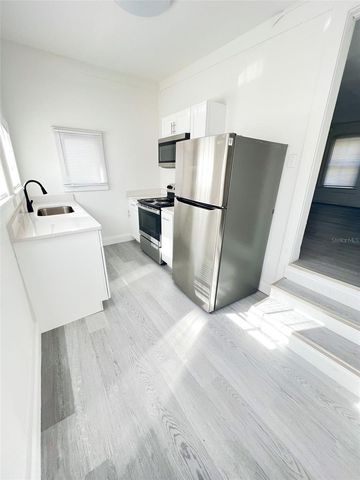 205 S GROVE STREET, Eustis, FL 32726