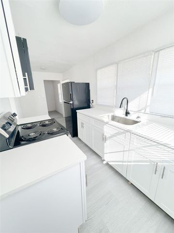 205 S GROVE STREET, Eustis, FL 32726