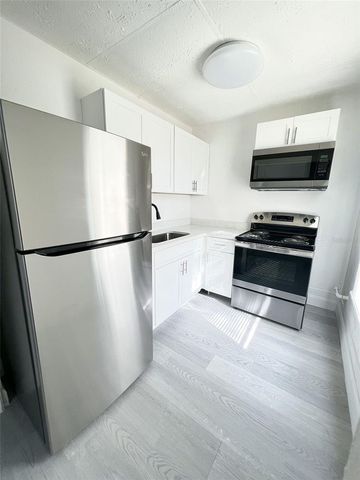 205 S GROVE STREET, Eustis, FL 32726