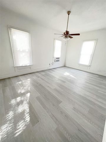 205 S GROVE STREET, Eustis, FL 32726