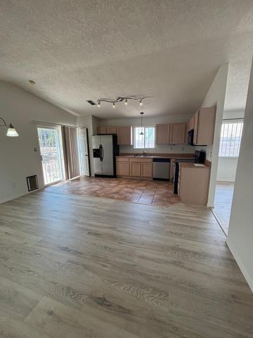 7822 Desert Springs Court SW, Albuquerque, NM 87121