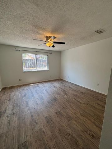 7822 Desert Springs Court SW, Albuquerque, NM 87121