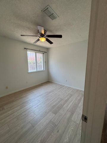 7822 Desert Springs Court SW, Albuquerque, NM 87121