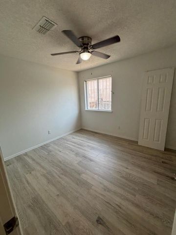 7822 Desert Springs Court SW, Albuquerque, NM 87121