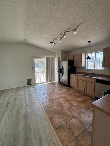 7822 Desert Springs Court SW, Albuquerque, NM 87121