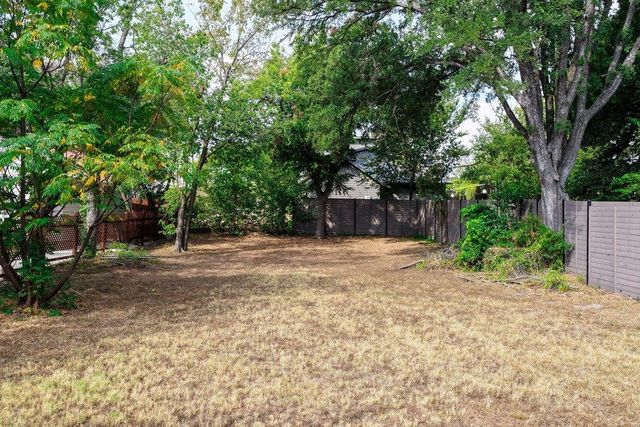 1172 Angelina ST, Austin, TX 78702