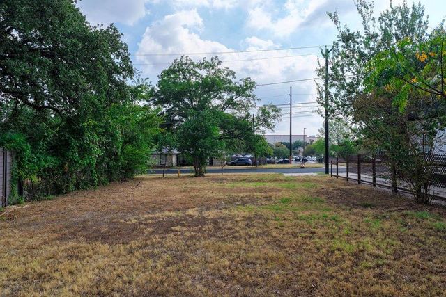 1172 Angelina ST, Austin, TX 78702
