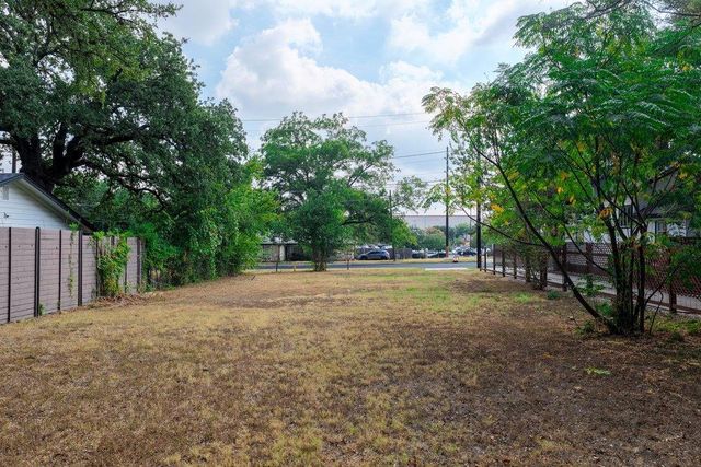 1172 Angelina ST, Austin, TX 78702
