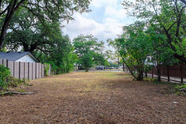 1172 Angelina ST, Austin, TX 78702