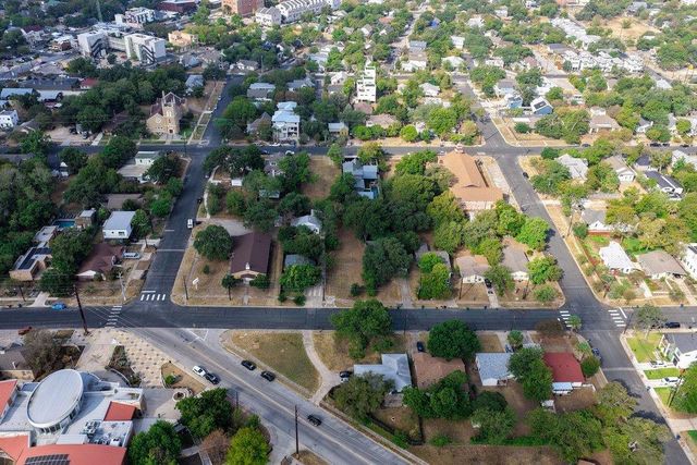 1172 Angelina ST, Austin, TX 78702