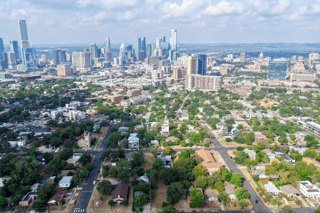 1172 Angelina ST, Austin, TX 78702