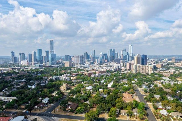 1172 Angelina ST, Austin, TX 78702