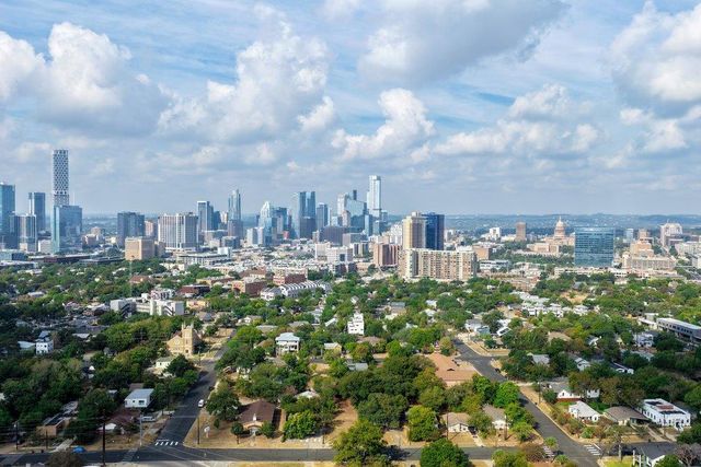 1172 Angelina ST, Austin, TX 78702