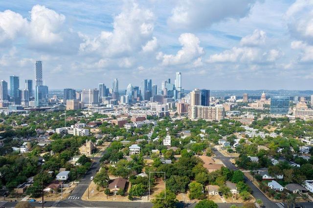 1172 Angelina ST, Austin, TX 78702
