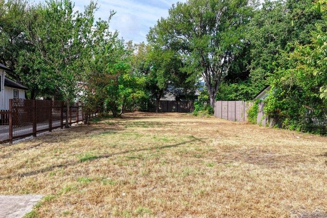 1172 Angelina ST, Austin, TX 78702