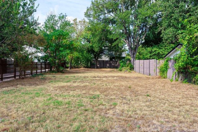 1172 Angelina ST, Austin, TX 78702