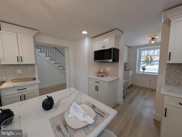 1221 EDGE HILL RD, Abington, PA 19001