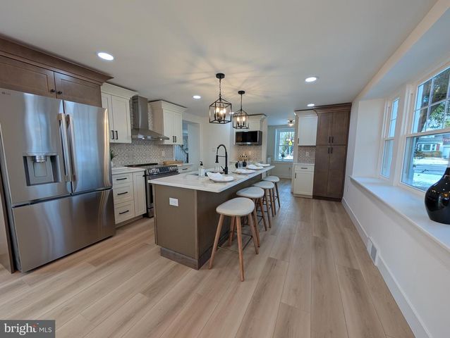 1221 EDGE HILL RD, Abington, PA 19001