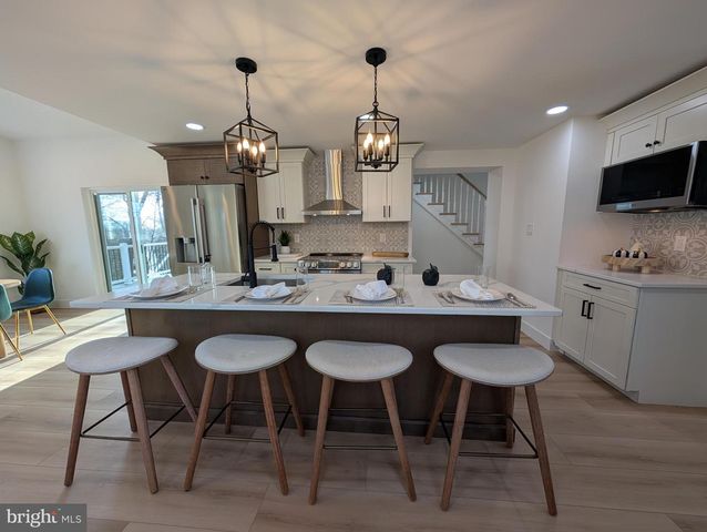 1221 EDGE HILL RD, Abington, PA 19001