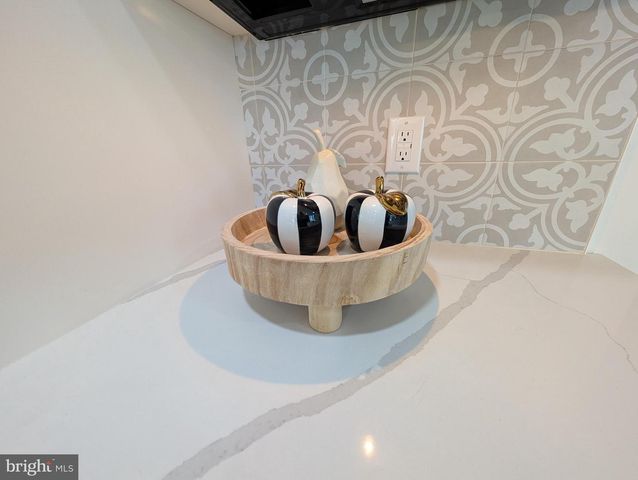 1221 EDGE HILL RD, Abington, PA 19001