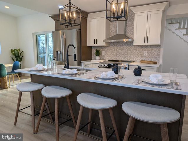 1221 EDGE HILL RD, Abington, PA 19001