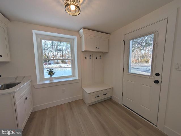 1221 EDGE HILL RD, Abington, PA 19001