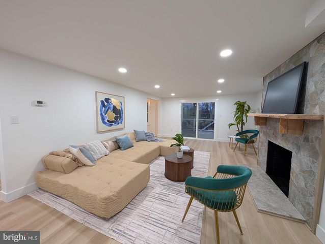 1221 EDGE HILL RD, Abington, PA 19001