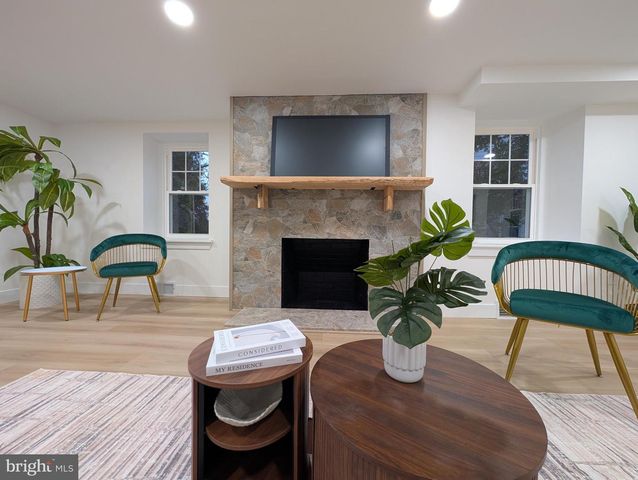 1221 EDGE HILL RD, Abington, PA 19001